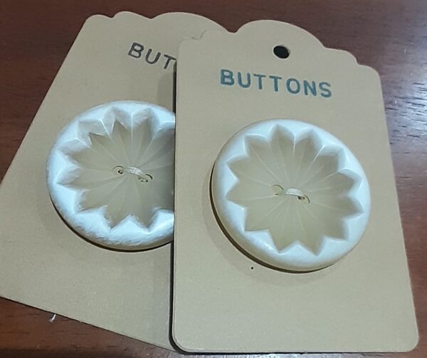 Amber and Cream 4.5cm buttons
